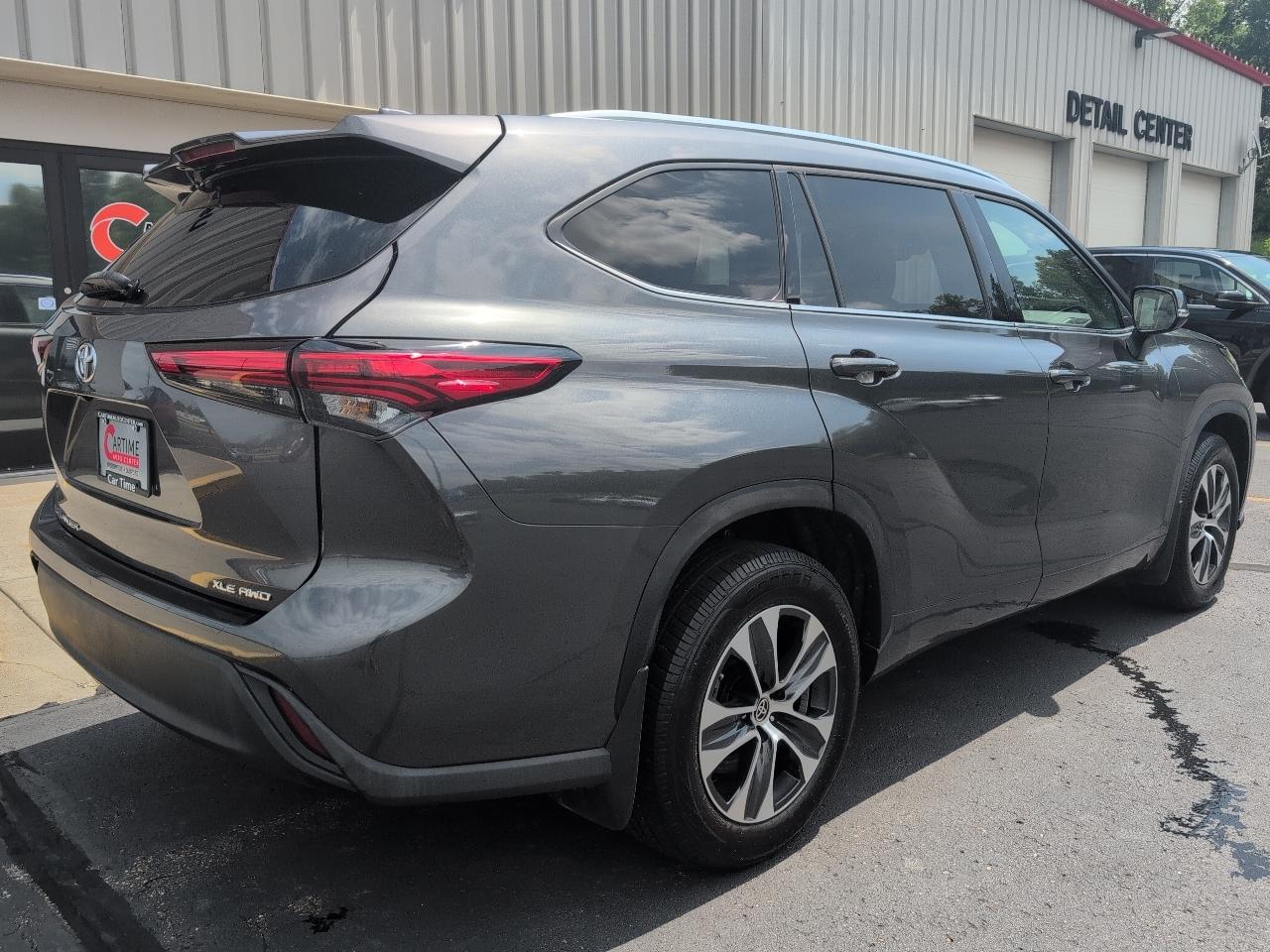 Toyota Highlander XLE AWD V6 2021