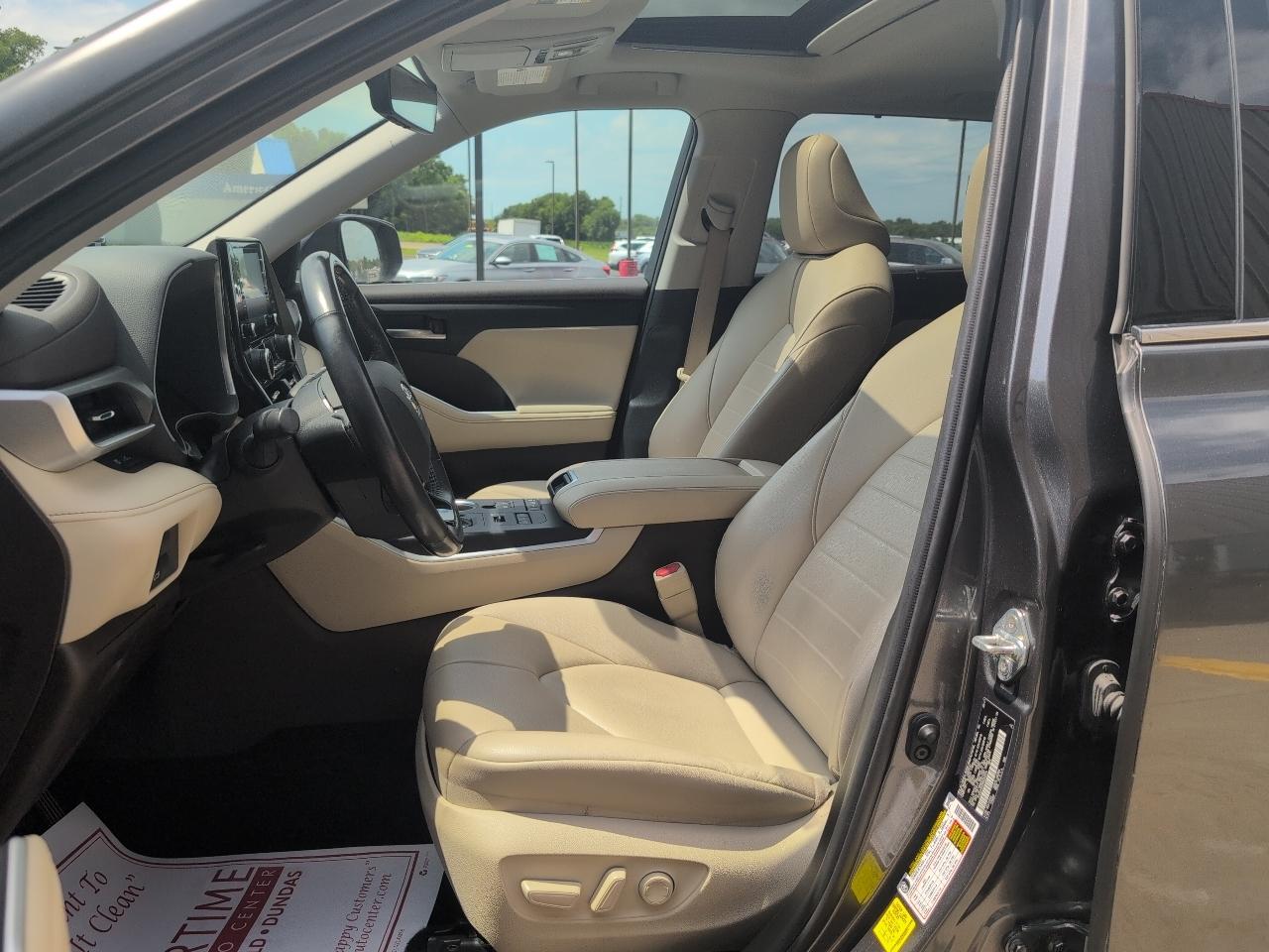Toyota Highlander XLE AWD V6 2021