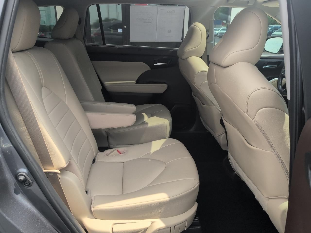 Toyota Highlander XLE AWD V6 2021