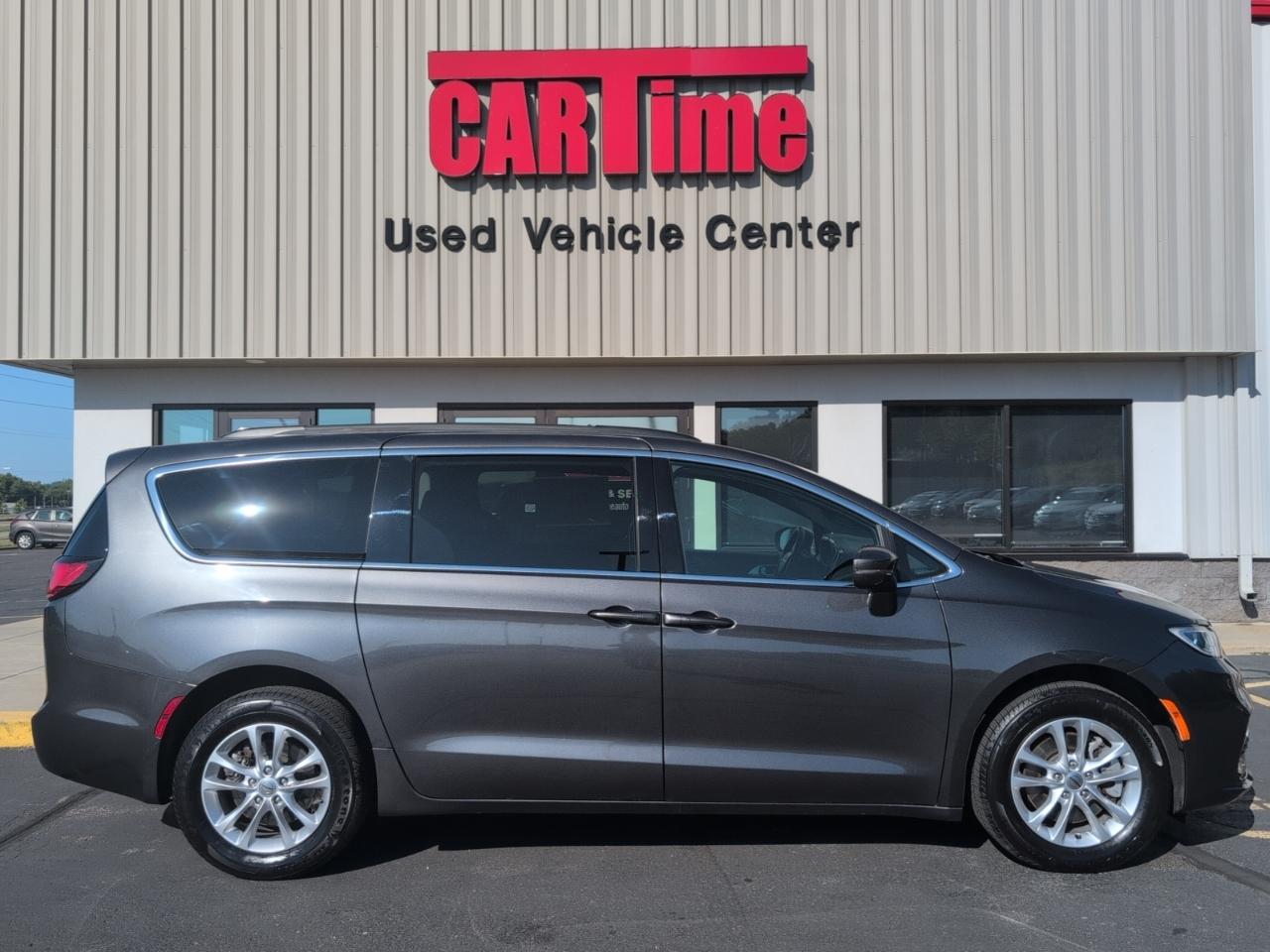 2022 Chrysler Pacifica Touring AWD