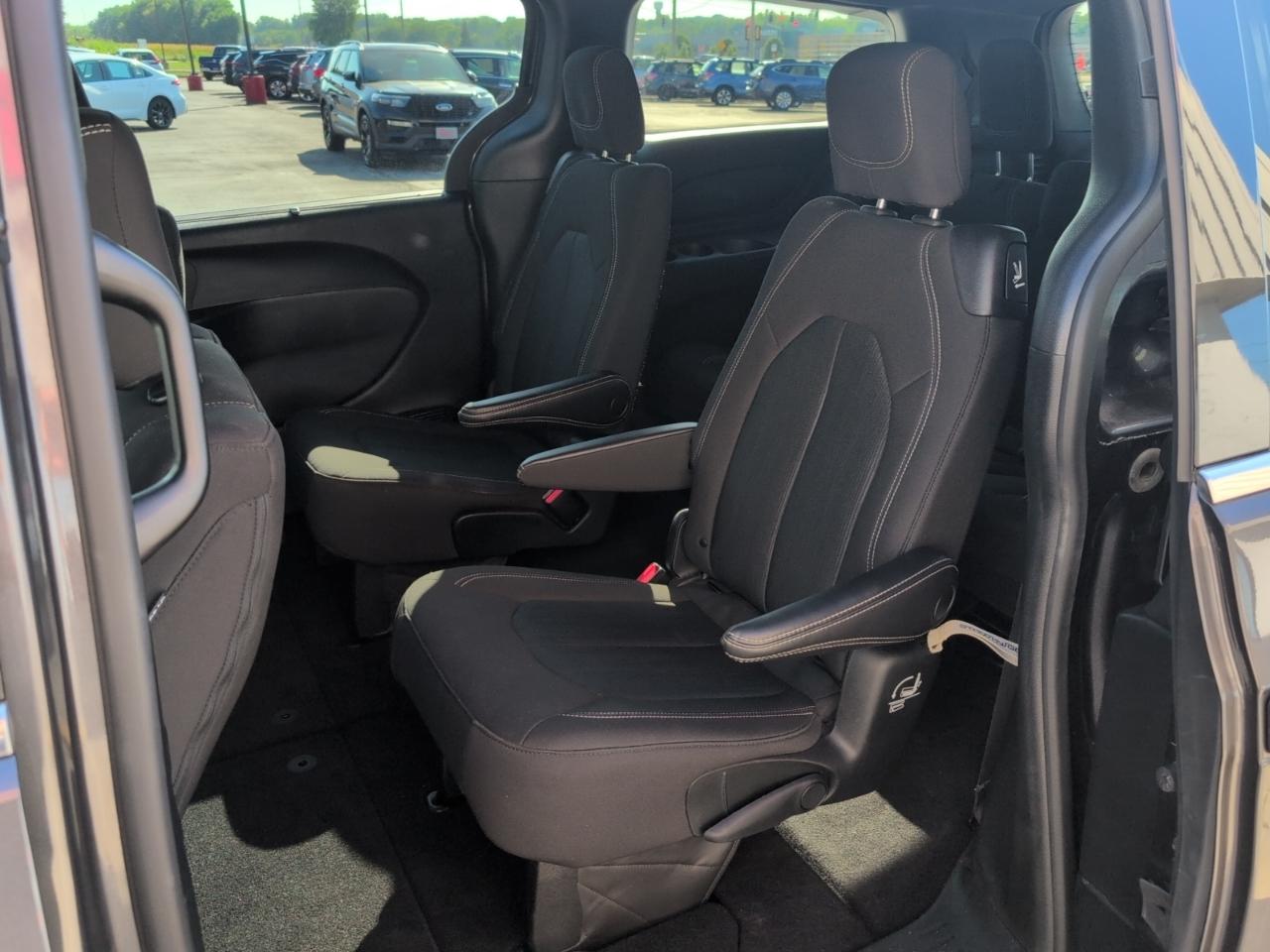 Chrysler Pacifica Touring AWD 2022