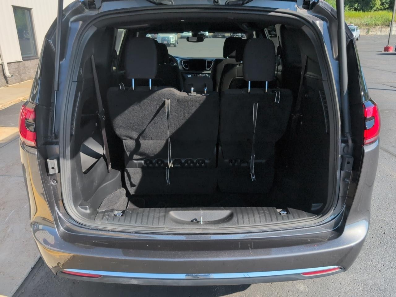 Chrysler Pacifica Touring AWD 2022