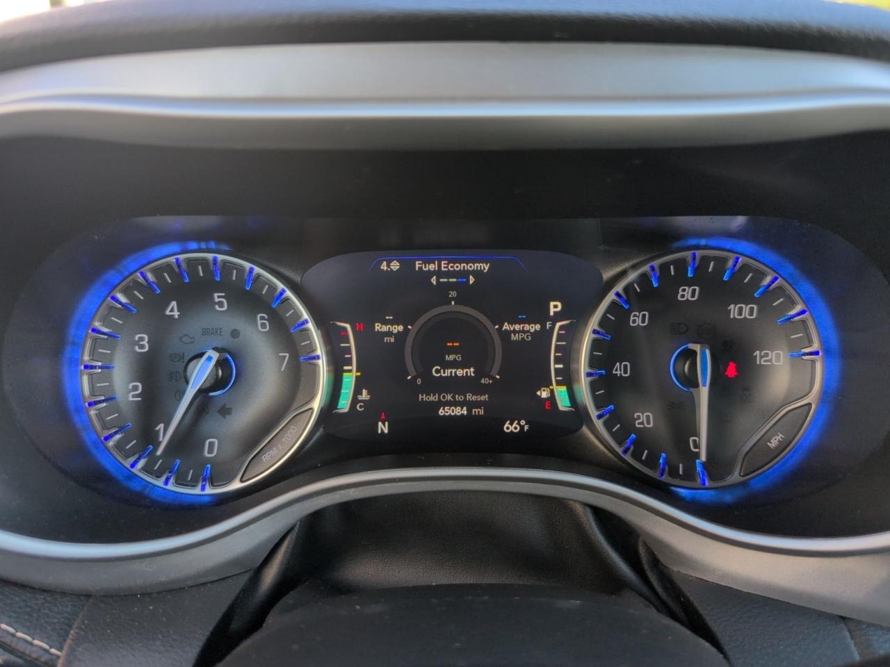 Chrysler Pacifica Touring AWD 2022