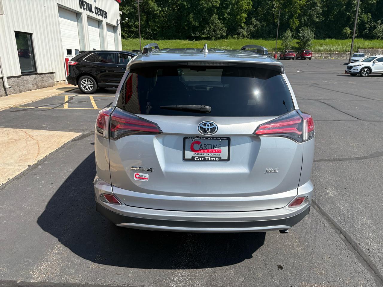 Toyota RAV4 XLE FWD 2018