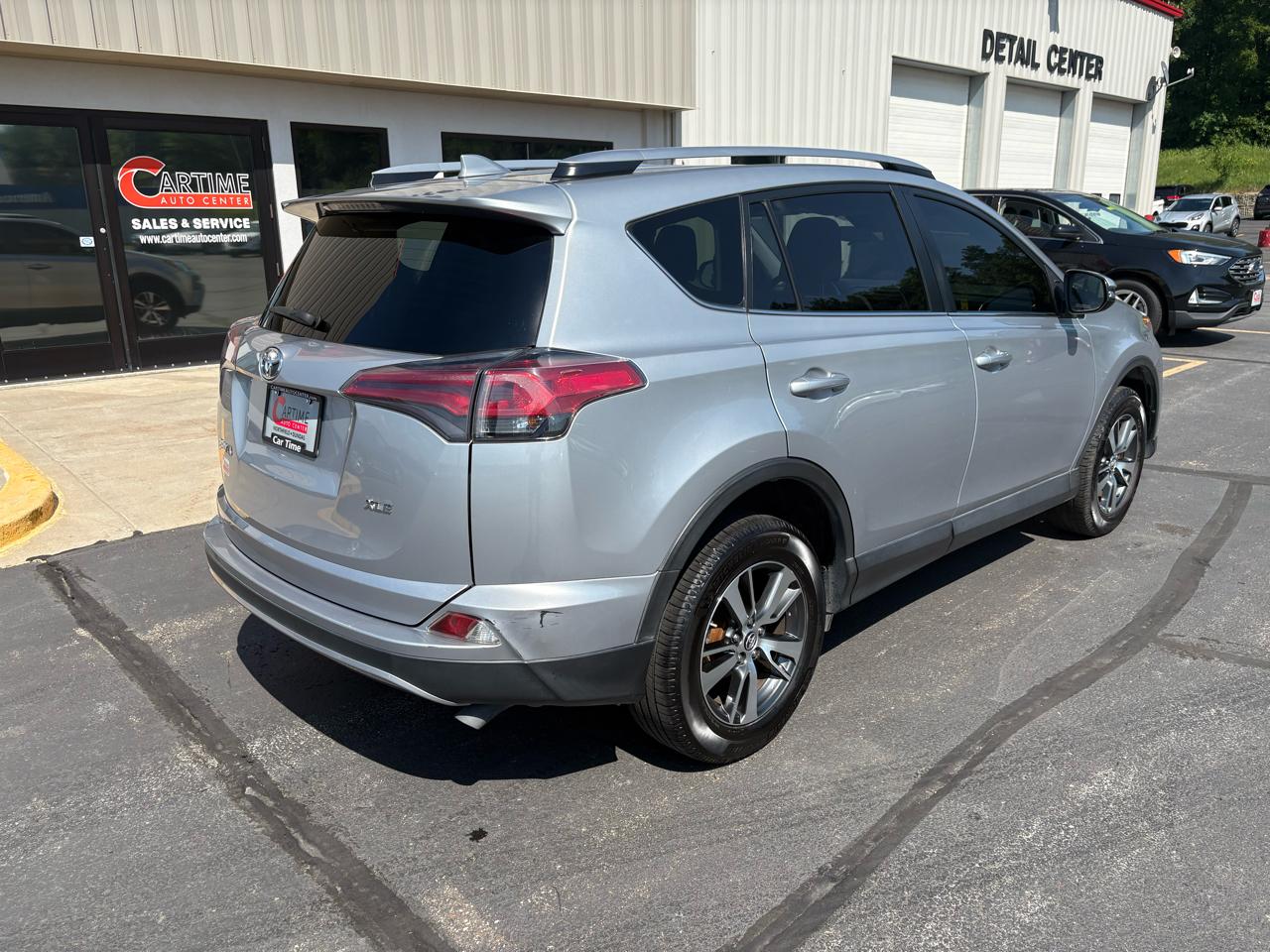 Toyota RAV4 XLE FWD 2018