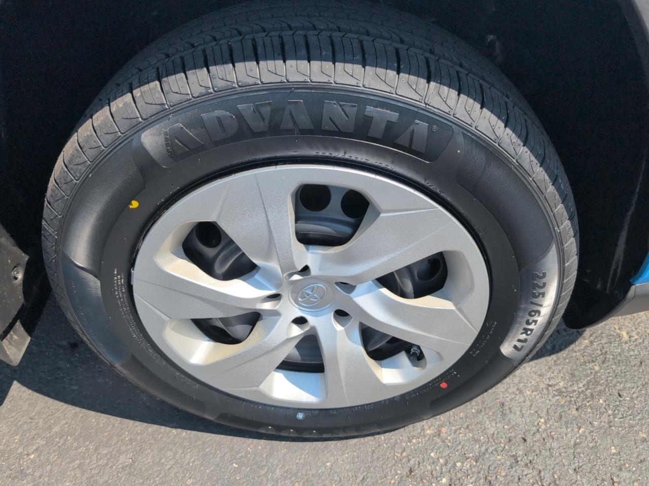 Toyota RAV4 LE 2019