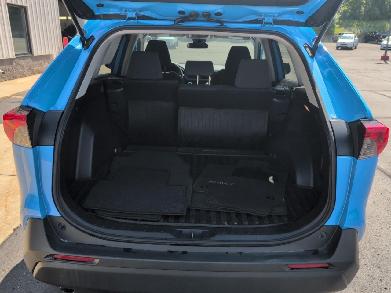 Toyota RAV4 LE 2019