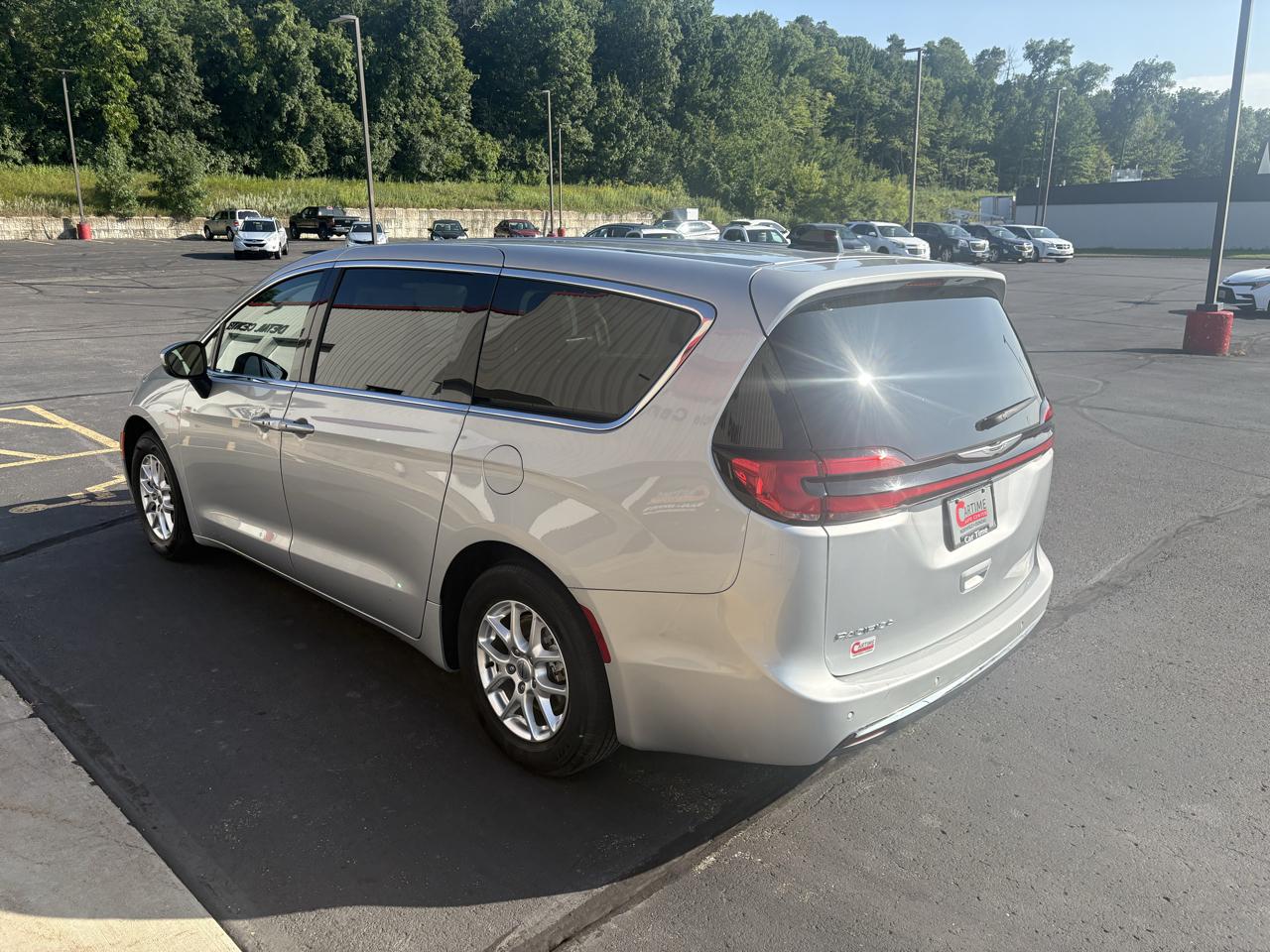 Chrysler Pacifica Touring L 2023