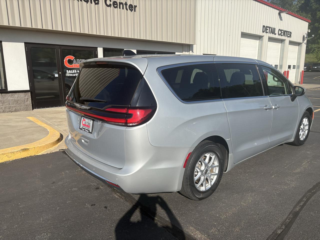 Chrysler Pacifica Touring L 2023