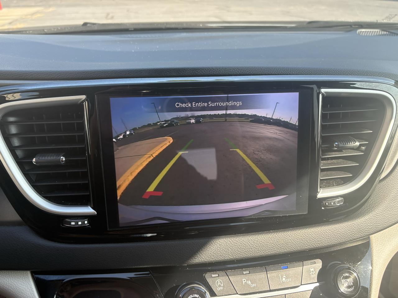 Chrysler Pacifica Touring L 2023