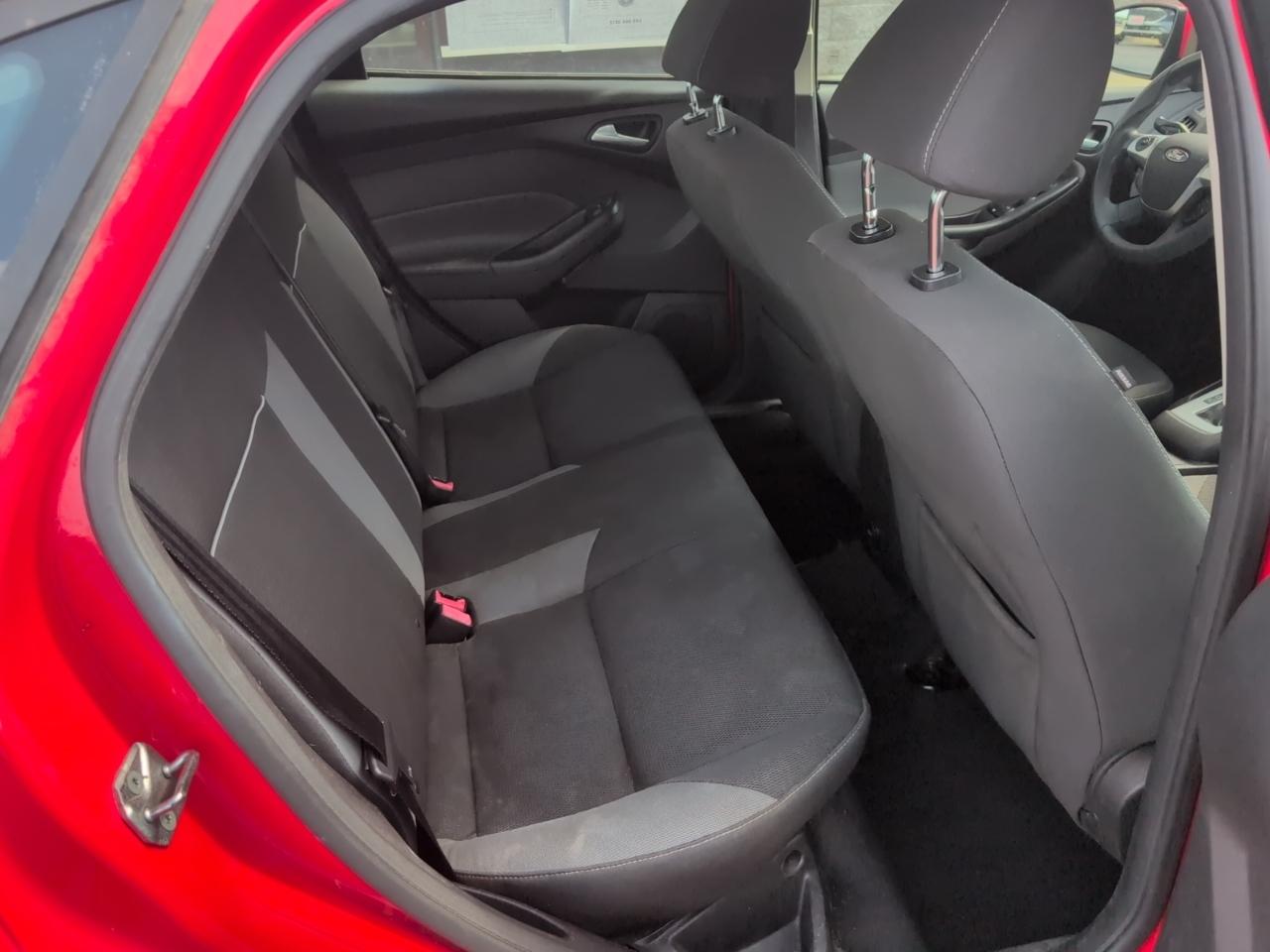 Ford Focus SE Sedan 2013