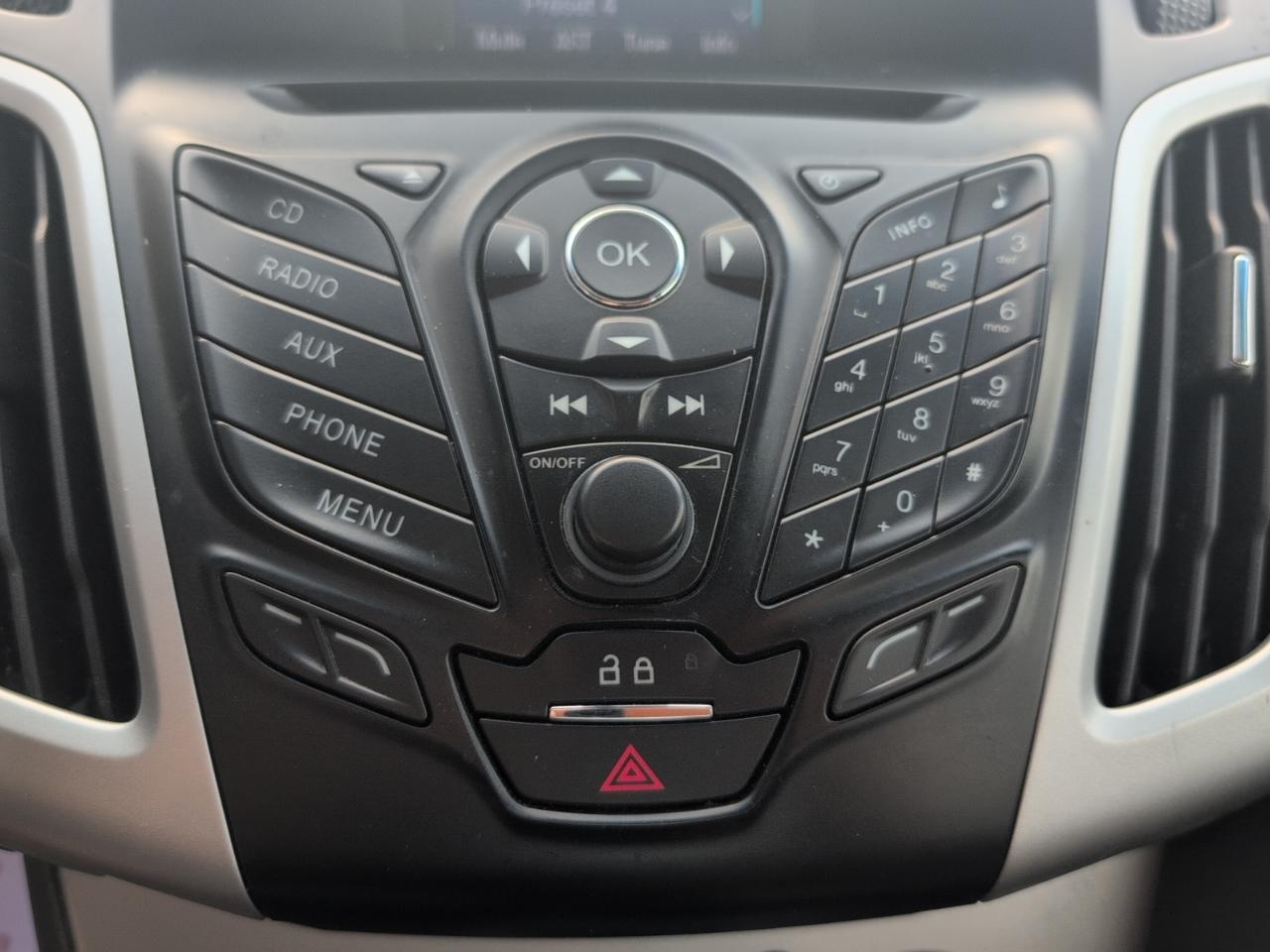 Ford Focus SE Sedan 2013