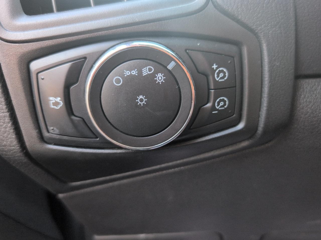 Ford Focus SE Sedan 2013