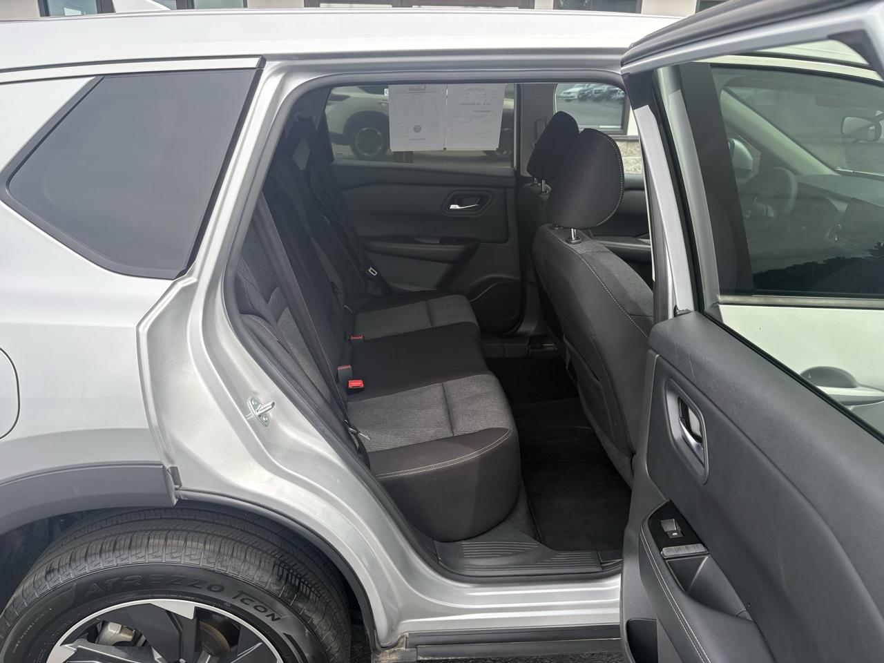 Nissan Rogue SV 2024