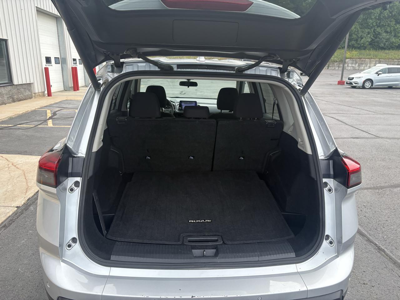 Nissan Rogue SV 2024