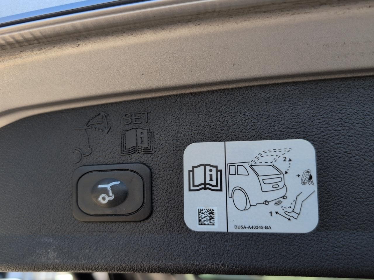 Ford Escape Titanium 4WD 2018