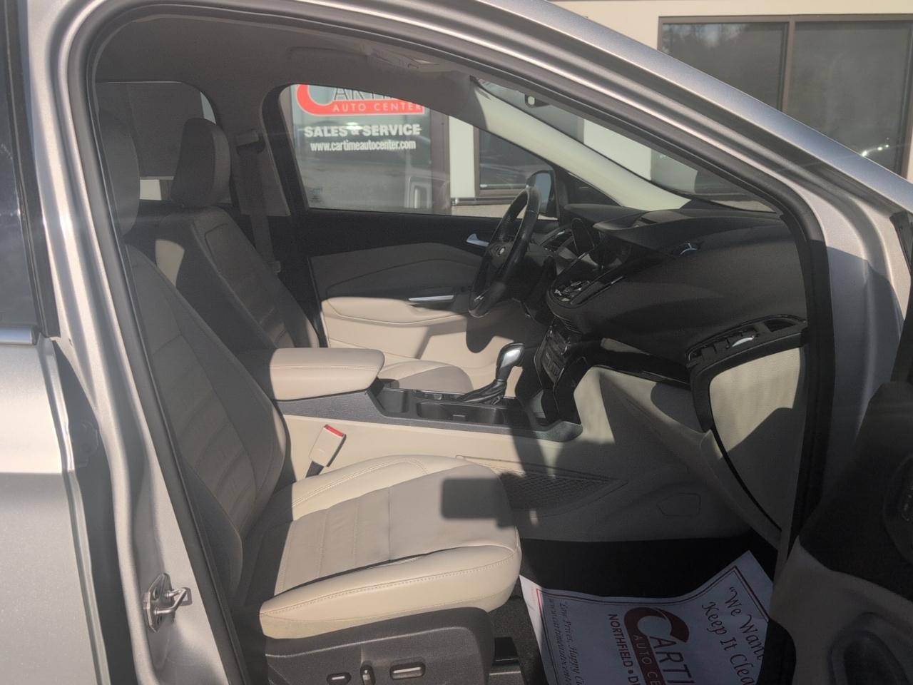 Ford Escape Titanium 4WD 2018