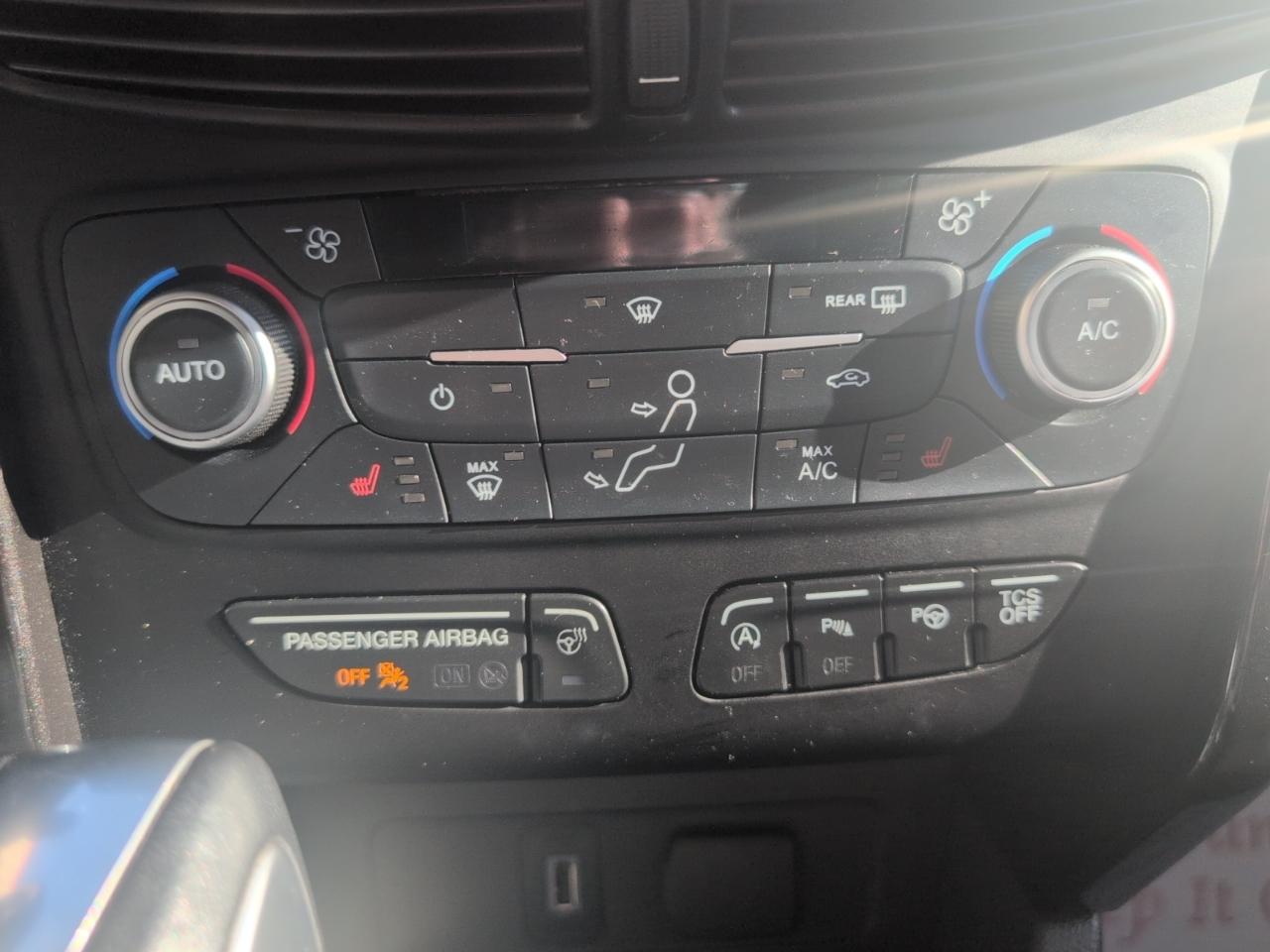 Ford Escape Titanium 4WD 2018