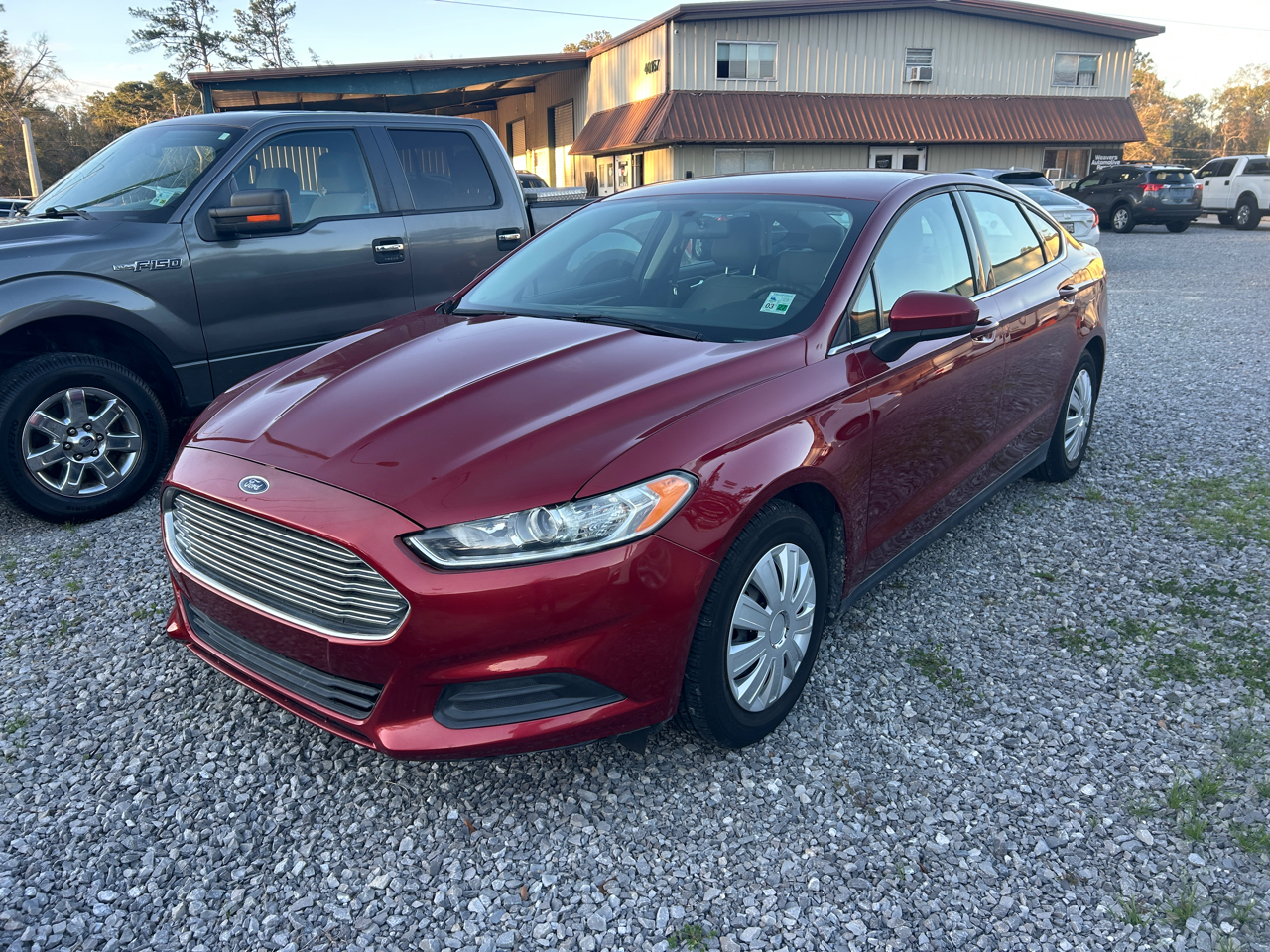 Ford Fusion S 2013