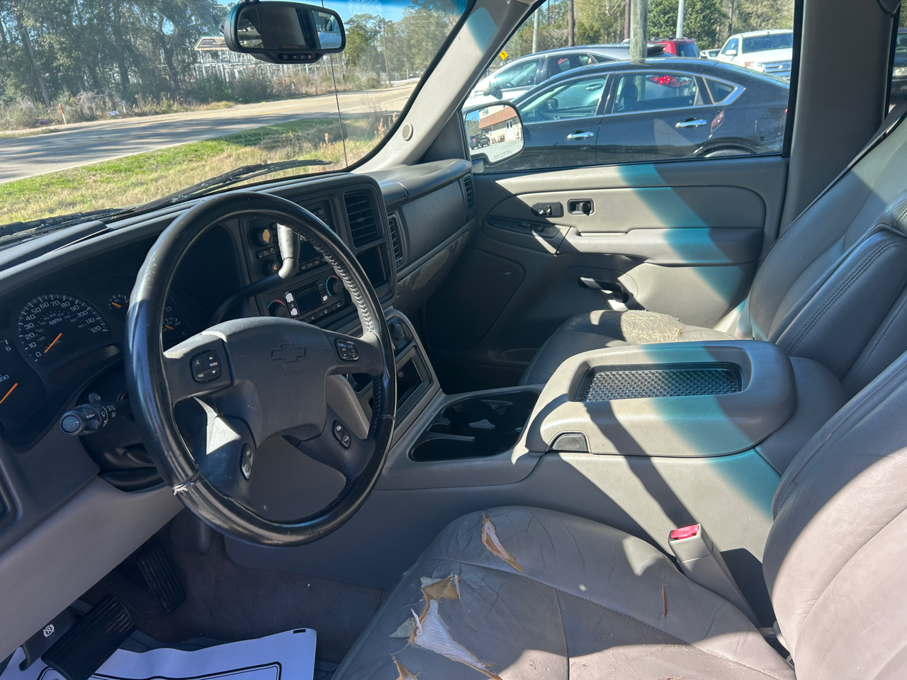 Chevrolet Suburban 1500 2WD 2004