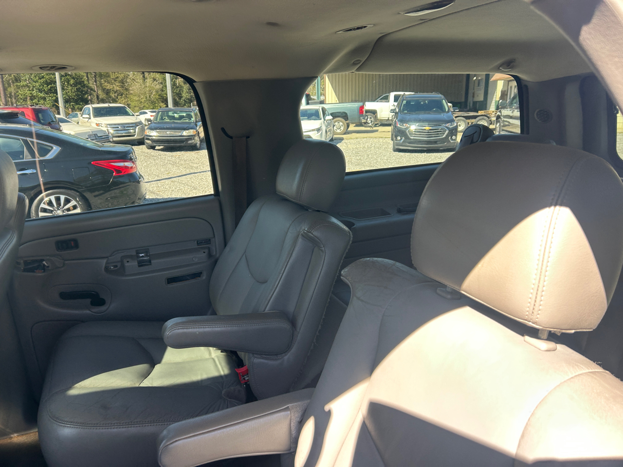 Chevrolet Suburban 1500 2WD 2004