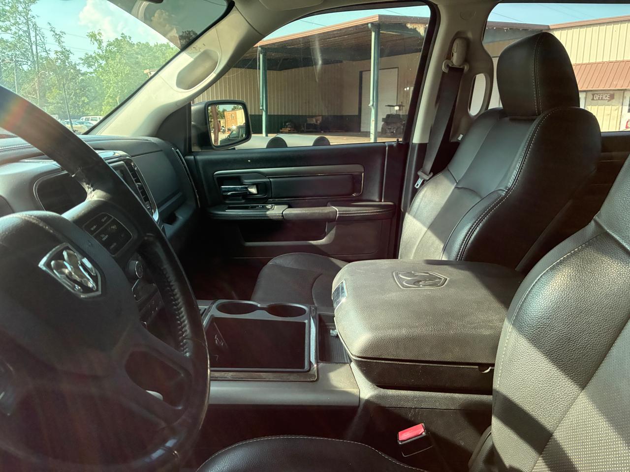 RAM 1500 4WD Crew Cab 140.5" Sport 2014