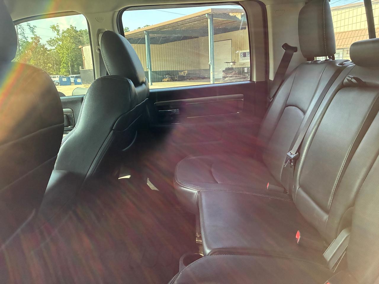 RAM 1500 4WD Crew Cab 140.5" Sport 2014