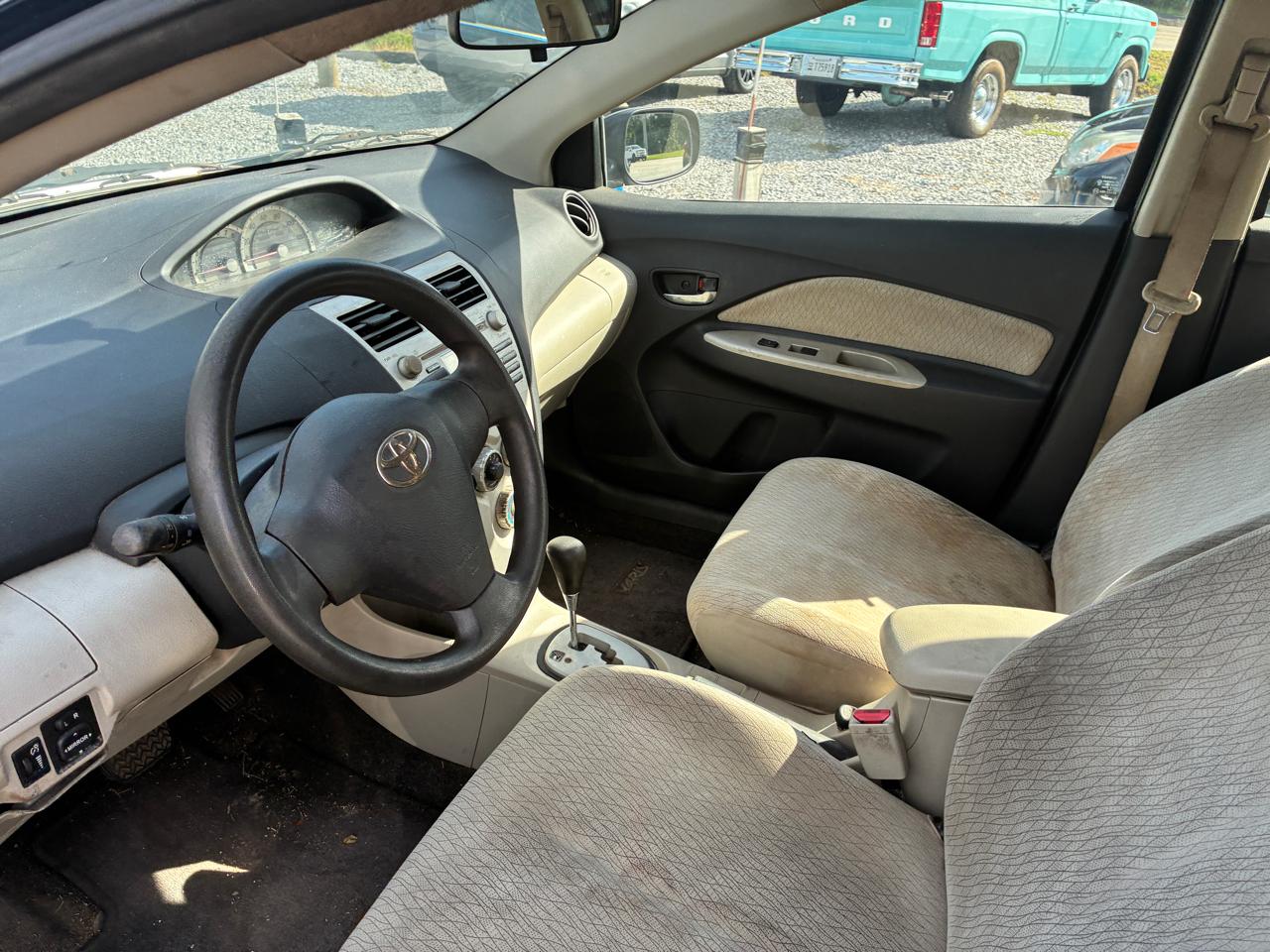 Toyota Yaris Sedan 2007