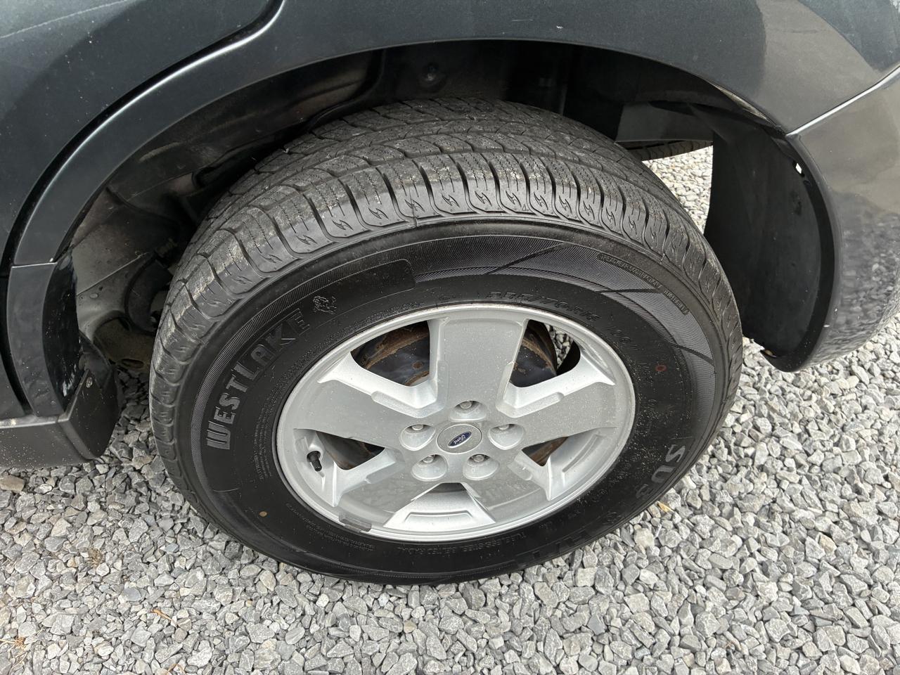 Ford Escape XLT 2WD I4 2008