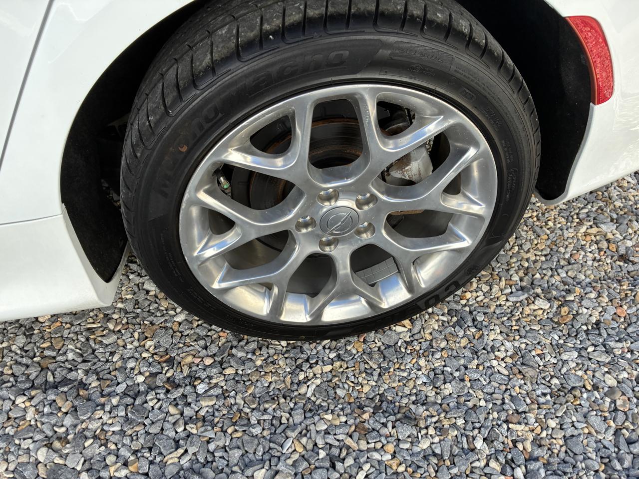 Chrysler 200 photo 6