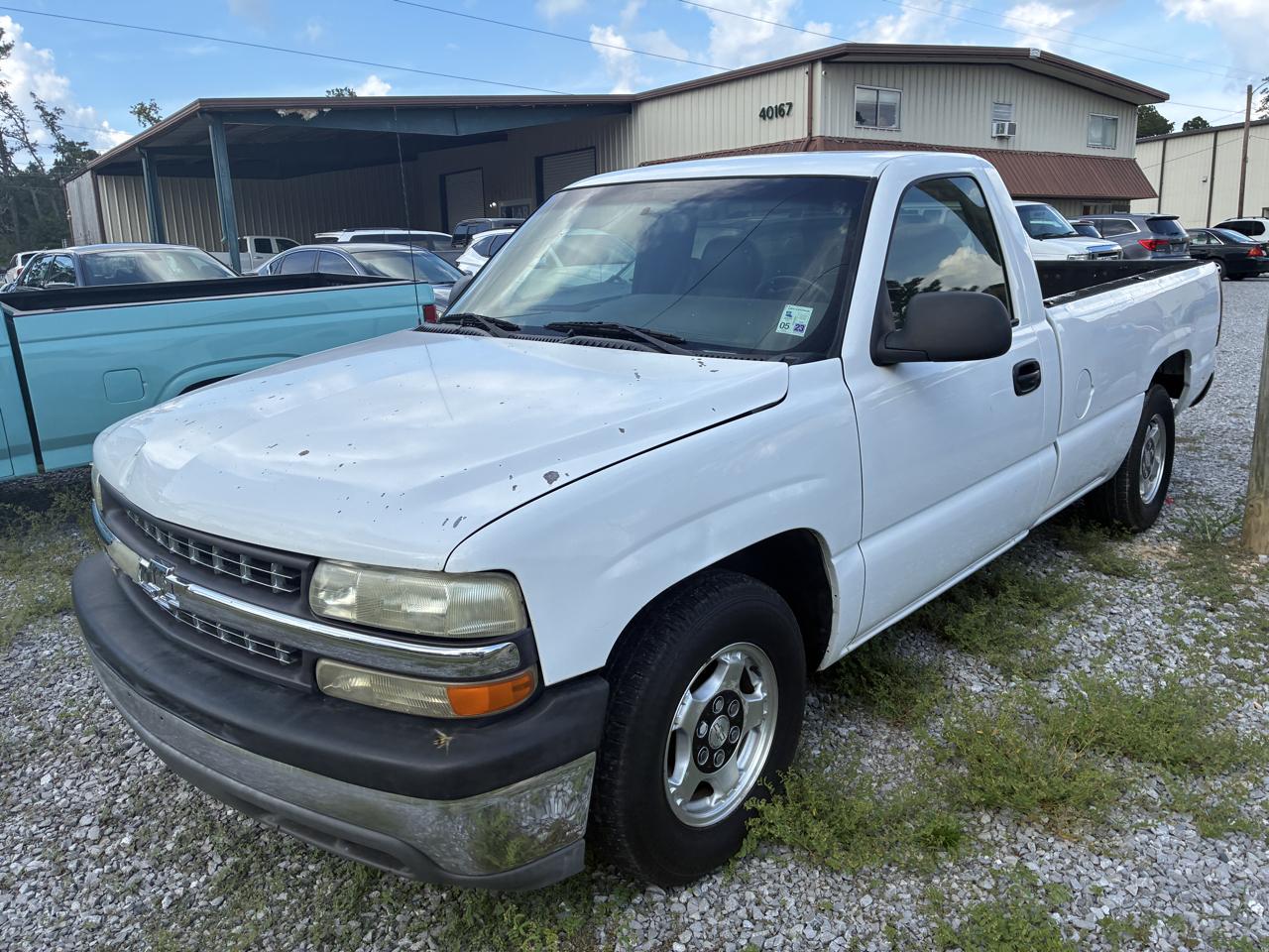 2000 Chevrolet Silverado 1500 Reg. Cab Short Bed 2WD