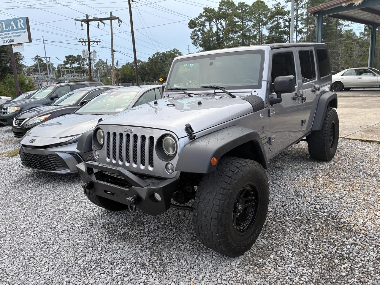 Jeep Wrangler photo 2