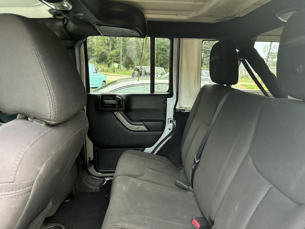 Jeep Wrangler photo 6