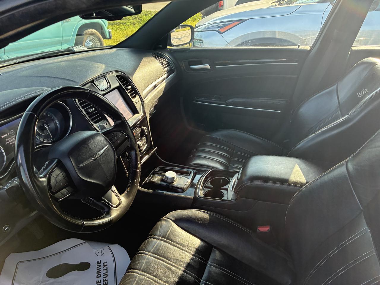Chrysler 300 S V6 RWD 2021