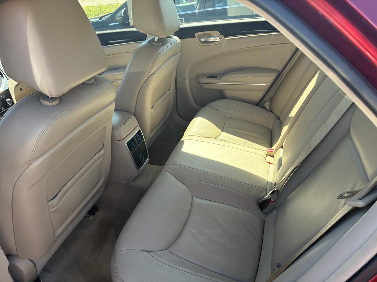 Chrysler 300 photo 6