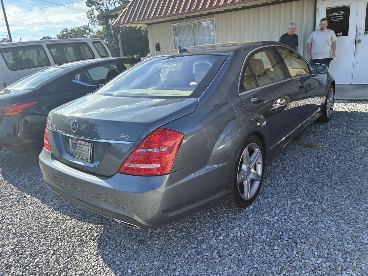 Mercedes-Benz S-Class photo 3
