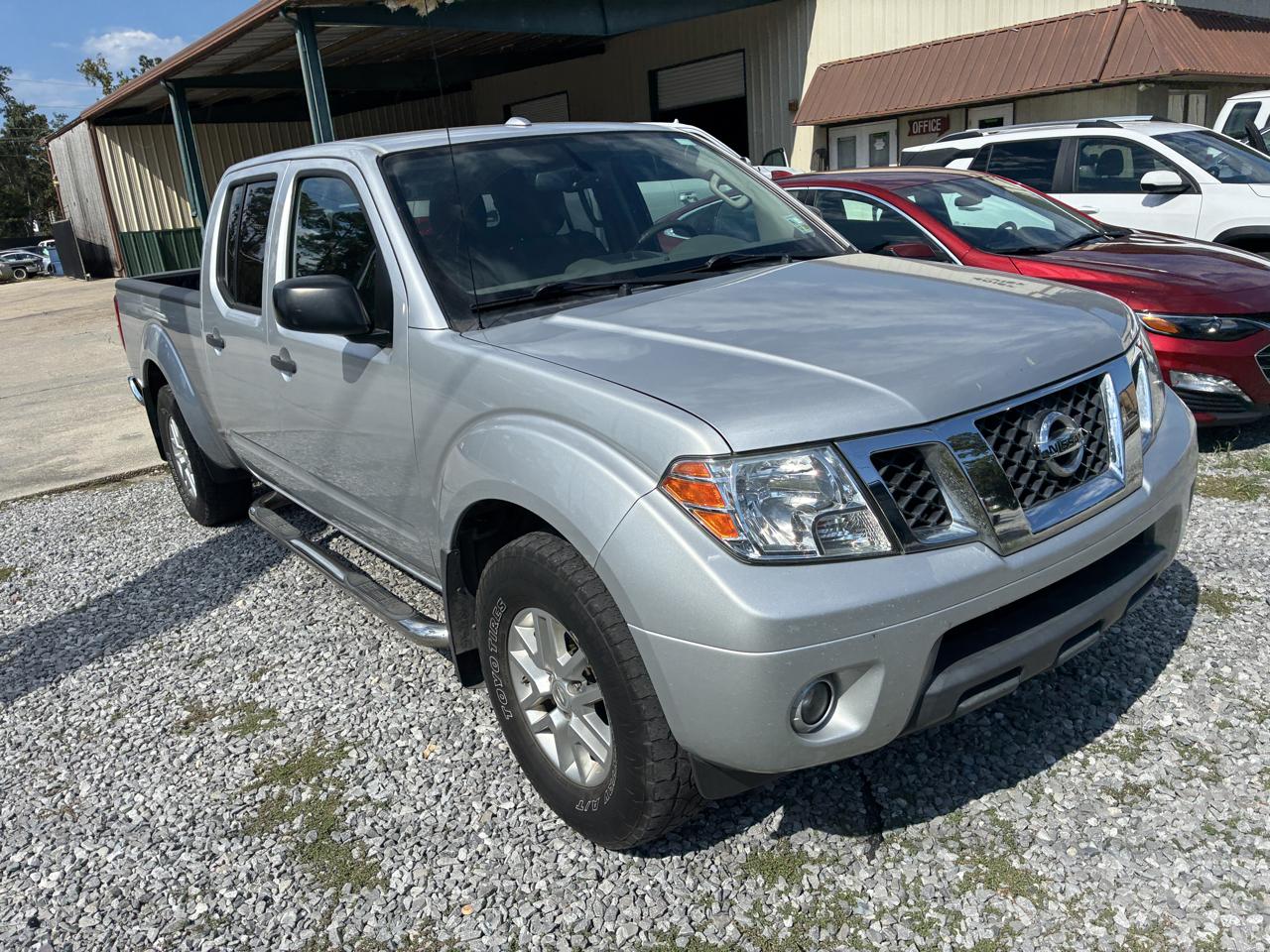 Nissan Frontier photo 2