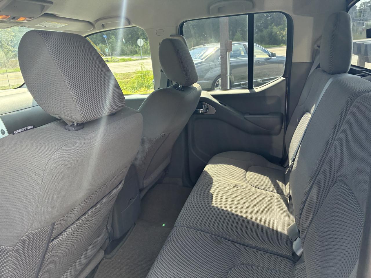 Nissan Frontier photo 6