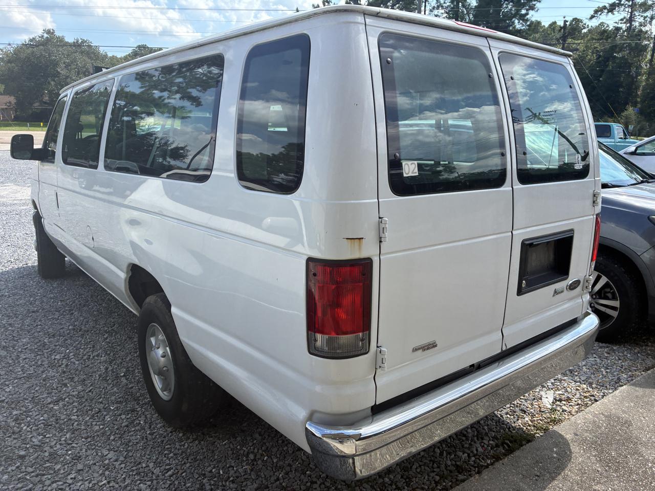 Ford Econoline E-350 XLT Super Duty Extended 2014
