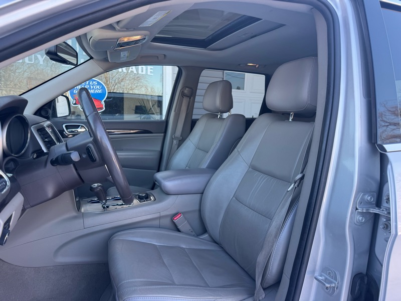 Jeep Grand Cherokee Laredo 4WD 2012