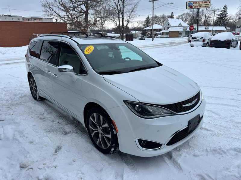 Chrysler Pacifica Limited 2017