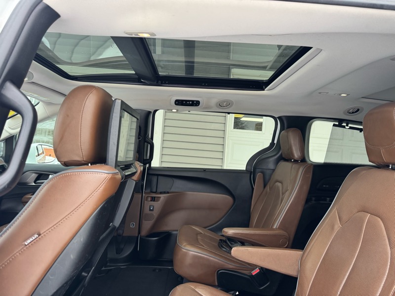 Chrysler Pacifica Limited 2017