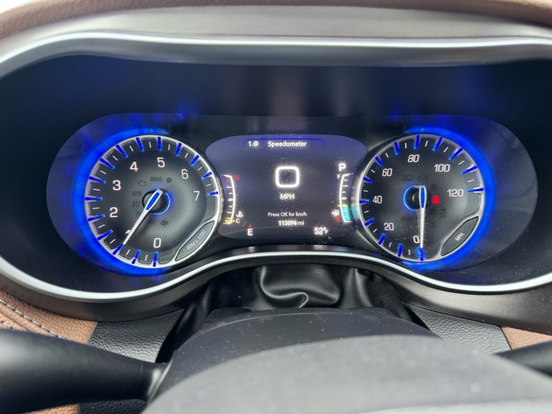 Chrysler Pacifica Limited 2017