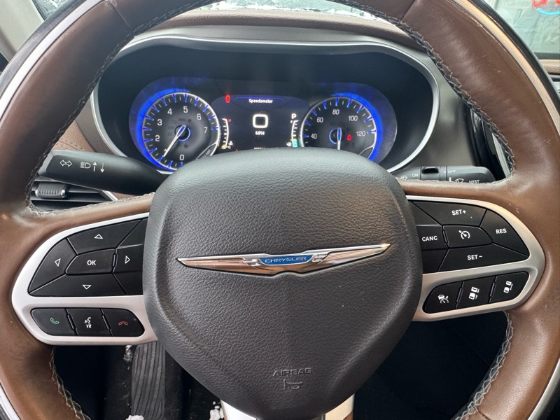 Chrysler Pacifica Limited 2017