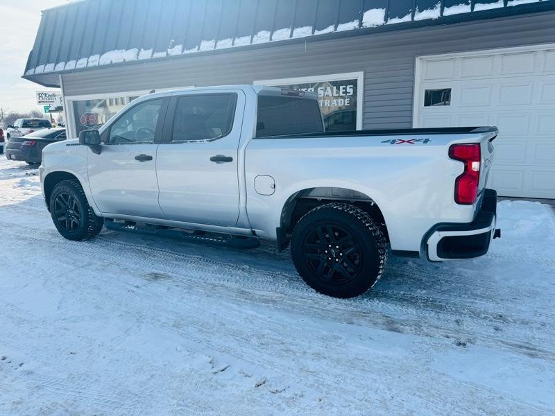 Chevrolet Silverado 1500 Custom Crew Cab Short Box 4WD 2021