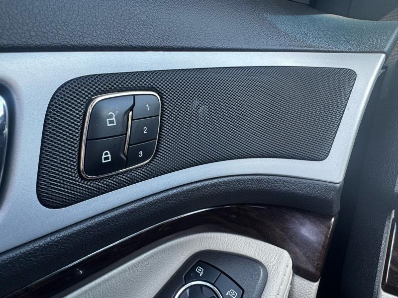 Ford Explorer Limited FWD 2011