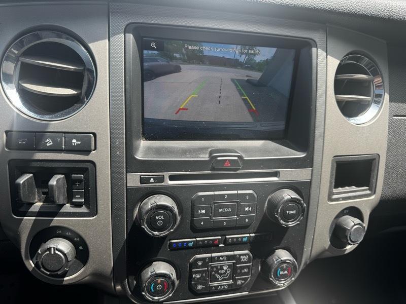 Ford Expedition XLT 4WD 2015