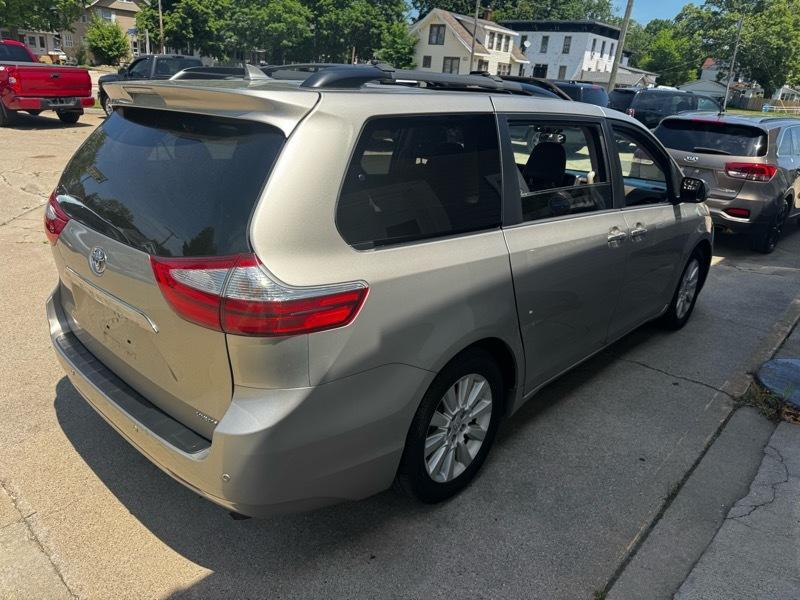 Toyota Sienna XLE Limited 7-Passenger 2015