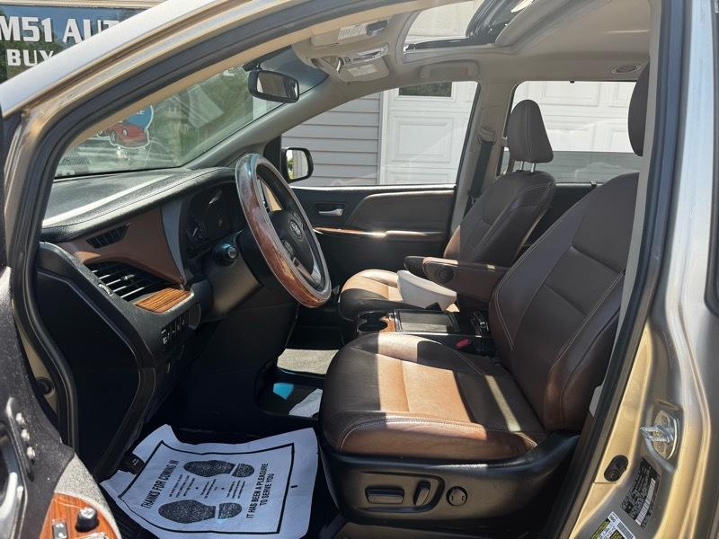 Toyota Sienna XLE Limited 7-Passenger 2015