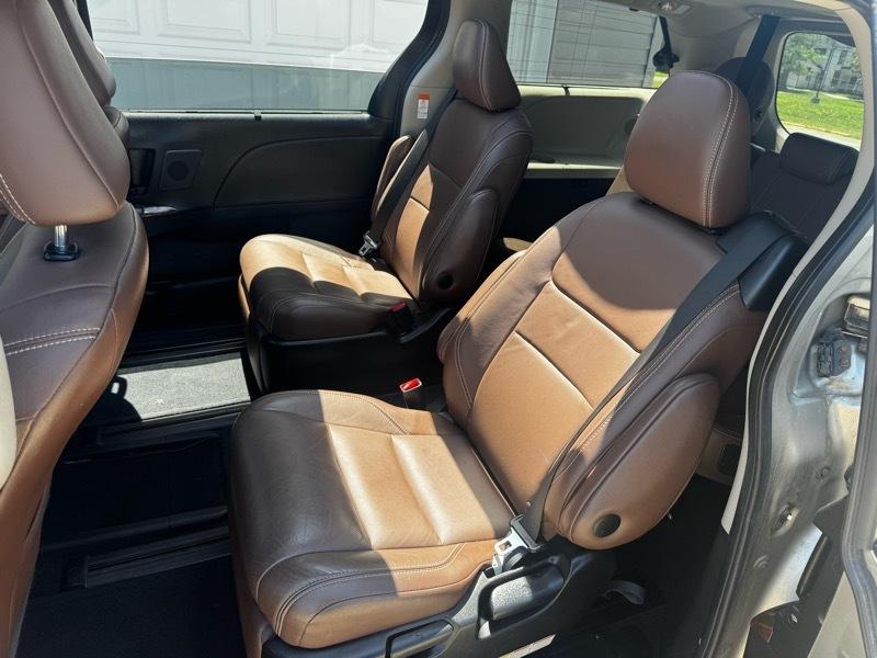 Toyota Sienna XLE Limited 7-Passenger 2015